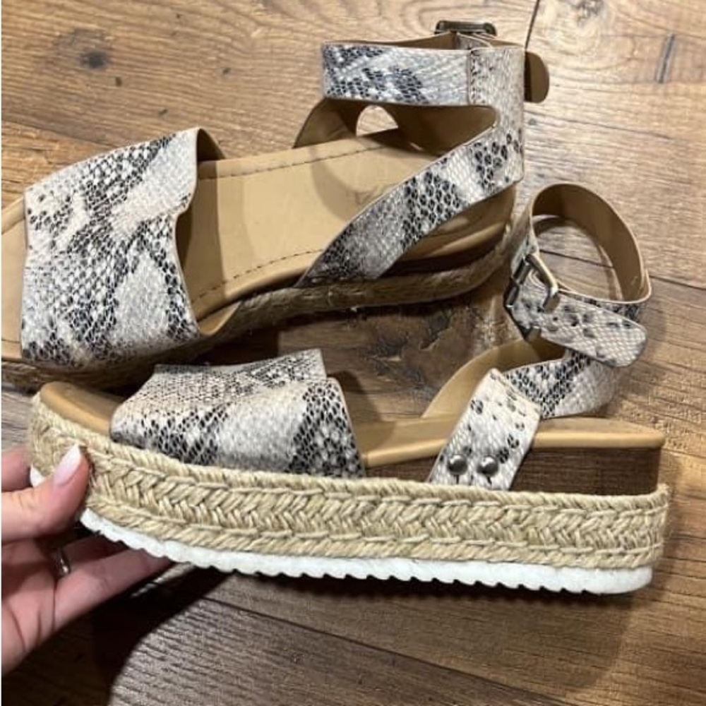 Womens summer sandals